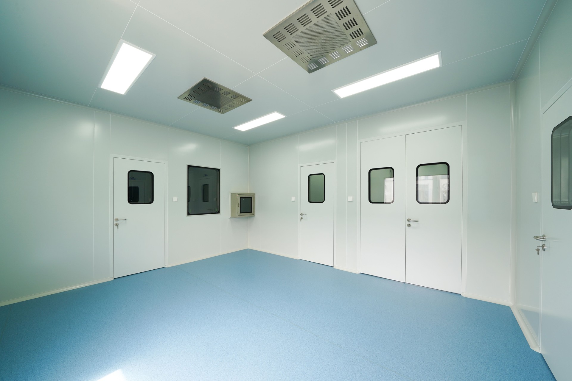 The interior of an empty hospital operating room